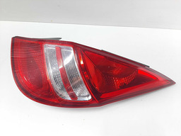 LANTERNA DIREITA I30 2008 A 2012 AVARIA NA FIXAÇAO 