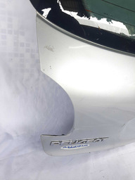 TAMPA TRASEIRA SEM VIDRO PEUGEOT 206 2004 A 2011 DETALHES 