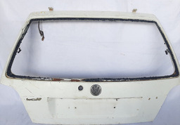 Tampa Traseira Volkswagen Golf 1995 A 1998 Pequenos Detalhes