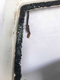 TAMPA TRASEIRA VOLKSWAGEN GOLF 1995 A 1998 PEQUENOS DETALHES