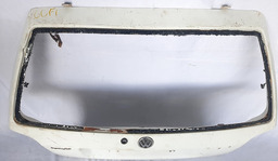 TAMPA TRASEIRA VOLKSWAGEN GOLF 1995 A 1998 PEQUENOS DETALHES