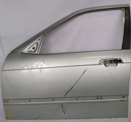 Porta Dianteira Esquerda Bmw 323 1994 A 1998 Pequeno Detalhe