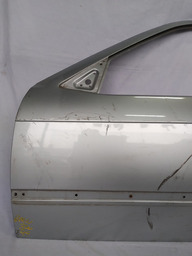 PORTA DIANTEIRA ESQUERDA BMW 323 1994 A 1998 PEQUENO DETALHE