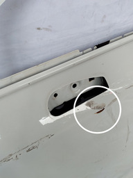 PORTA DIANTEIRO ESQUERDO  CITROEN  C4 LOUNGE 13 A 18 DETALHE