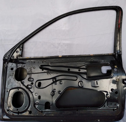 PORTA DIREITA CORSA 2P 94 A 02 COM DETALHES 