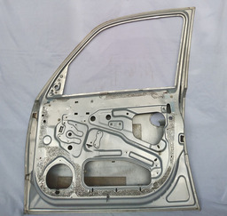 PORTA DIANTEIRA DIREITA MERIVA 2003 2004 A 2012