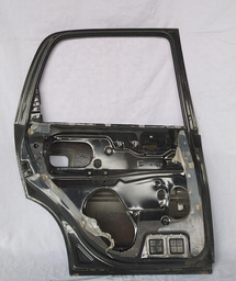 PORTA TRASEIRA ESQUERDA CORSA / CLASSIC 1996 2000 A 2016