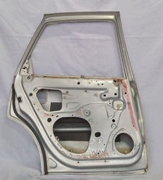 PORTA TRASEIRA ESQUERDA VECTRA  1997 A 2003