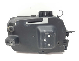 SUPORTE CAIXA BATERIA GM CAPTIVA 3.6 2008 A 2012 DETALHE