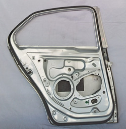 PORTA TRASEIRA ESQUERDA JETTA 2007 2008 A 2010 PEQ DDETALHE 