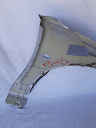 PARALAMA ESQUERDO OPIRUS 2005 2006 A 2011 DETALHE 