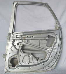 PORTA TRASEIRA DIREITA XSARA PICASSO 2001 2002 A 2011DETALHE