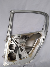 PORTA TRASEIRA DIREITA PEUGEOT 206 207 PASSION DETALHE 