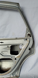 PORTA TRASEIRA DIREITA VECTRA 1997 1998 A 2005 DETALHES 