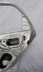 PORTA TRASEIRA DIREITA CELTA PRISMA 2007 08 A 2016 DETALHE 