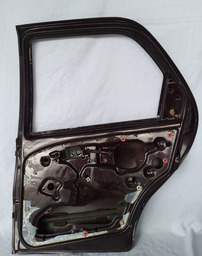 PORTA TRASEIRA DIREITA PALIO SIENA 1996 1997 A 2004 DETALHE 