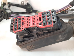 CHICOTE PORTA DIANTEIRA DIREITA DISCOVERY 3 2006 A 2009