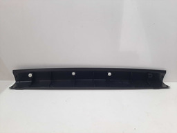 ACABAMENTO CENTRAL SUPERIOR PORTA MALAS DISCOVERY 3 06 A 09