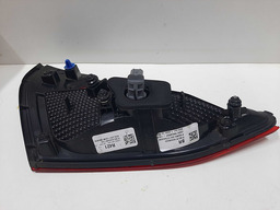 LANTERNA TAMPA LADO DIREITO HB20 HATCH 2020 A 22 DETALHE 