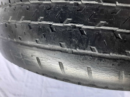 PNEU BRIDGESTONE DUELER 215/65R16 COM BASTANTE DESGASTE