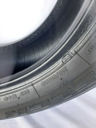 PNEU BRIDGESTONE DUELER 215/65R16 COM BASTANTE DESGASTE