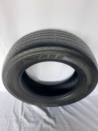 PNEU BRIDGESTONE DUELER 215/65R16 COM BASTANTE DESGASTE