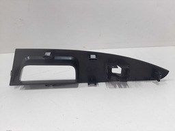 MOLDURA COMANDO VIDRO TRASEIRO DIREITO FORD TITANIUM 2017