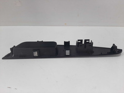 MOLDURA COMANDO VIDRO TRASEIRO DIREITO FORD TITANIUM 2017