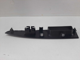 MOLDURA COMANDO VIDRO TRASEIRO DIREITO FORD TITANIUM 2017