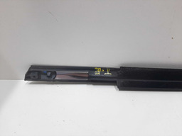 PESTANA CROMADA PORTA TRAS ESQUERDA FUSION TIT 2017 DETALHE