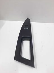 MOLDURA COMANDO VIDRO PORTA TRAS ESQUERDA FUSION TITAN 2017