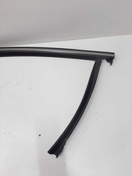 PESTANA CROMADA SUP PORTA DIANT ESQUERDA FUSION 2017 DETALHE