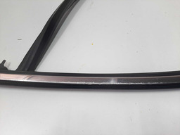 PESTANA CROMADA SUP PORTA DIANT ESQUERDA FUSION 2017 DETALHE