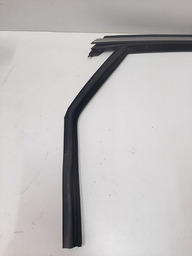 PESTANA SUPERIOR CROMADA TRAS DIREITA FUSION 2014/18 DETALHE