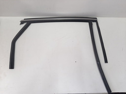 PESTANA SUPERIOR CROMADA TRAS DIREITA FUSION 2014/18 DETALHE