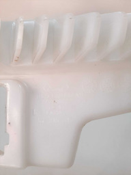 SUPORTE FIXAÇÃO ACABAMENTO COLUNA ESQUERDO FUSION TIT. 2017