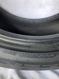 PNEU BRIDGESTONE DUELER 235/55R17 DESGASTADO