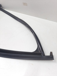 CANALETA PESTANA DIANTEIRA DIREITA KWID 2017 A 21 DETALHE