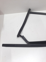 CANALETA PESTANA DIANTEIRA DIREITA KWID 2017 A 21 DETALHE