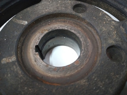 POLIA VIRABREQUIM NISSAN VERSA 1.6 2011/2012/2013/2014 