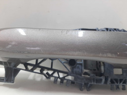 MAÇANETA EXTERNA TRASEIRA ESQUERDA RENEGADE 16 A 21 DETALHE