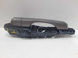 MAÇANETA EXTERNA TRASEIRA ESQUERDA RENEGADE 16 A 21 DETALHE