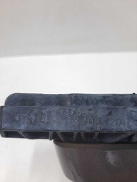 MAÇANETA EXTERNA TRASEIRA ESQUERDA RENEGADE 16 A 21 DETALHE