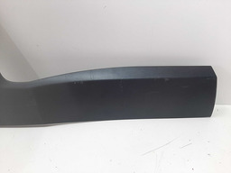 MOLDURA PORTA TRASEIRA DIREITA RENEGADE 16 A 21 DETALHE USO