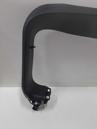 ACABAMENTO TAMPA TRASEIRA JEEP RENEGADE 2016 A 2021 DETALHE