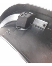 ACABAMENTO TAMPA TRASEIRA JEEP RENEGADE 2016 A 2021 DETALHE