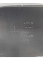 ACABAMENTO TAMPA TRASEIRA JEEP RENEGADE 2016 A 2021 DETALHE