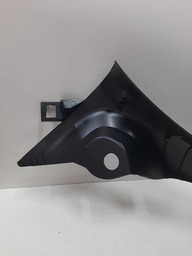 ACABAMENTO SOLEIRA TRASEIRO DIREITO RENEGADE 2021 DETALHE