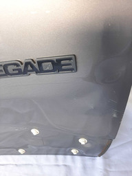 PORTA DIANTEIRA DIREITA JEEP RENEGADE 2016 A 2025 DETALHES