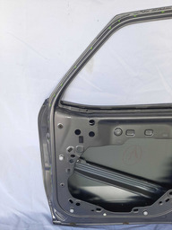 PORTA DIANTEIRA DIREITA JEEP RENEGADE 2016 A 2025 DETALHES